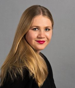 Juliane, portrait, studio