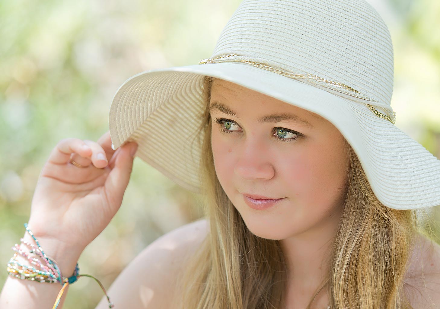 Juliane, portrait, friend, white hat